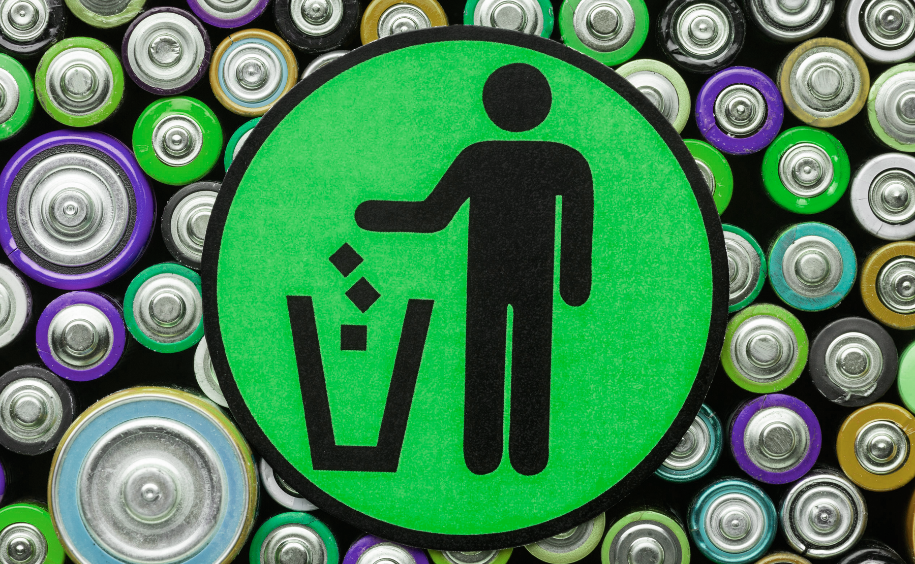 Cada persona consume 6 pilas alcalinas al año en México - #LaClaveEsElReciclaje